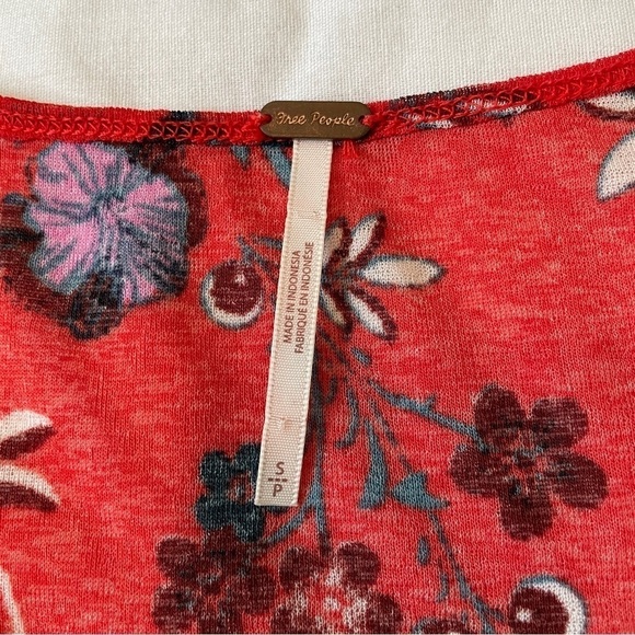 Free People Small Isabelle Tunic Top ~ Oversized Boho Peasant Red Floral - Picture 6 of 6